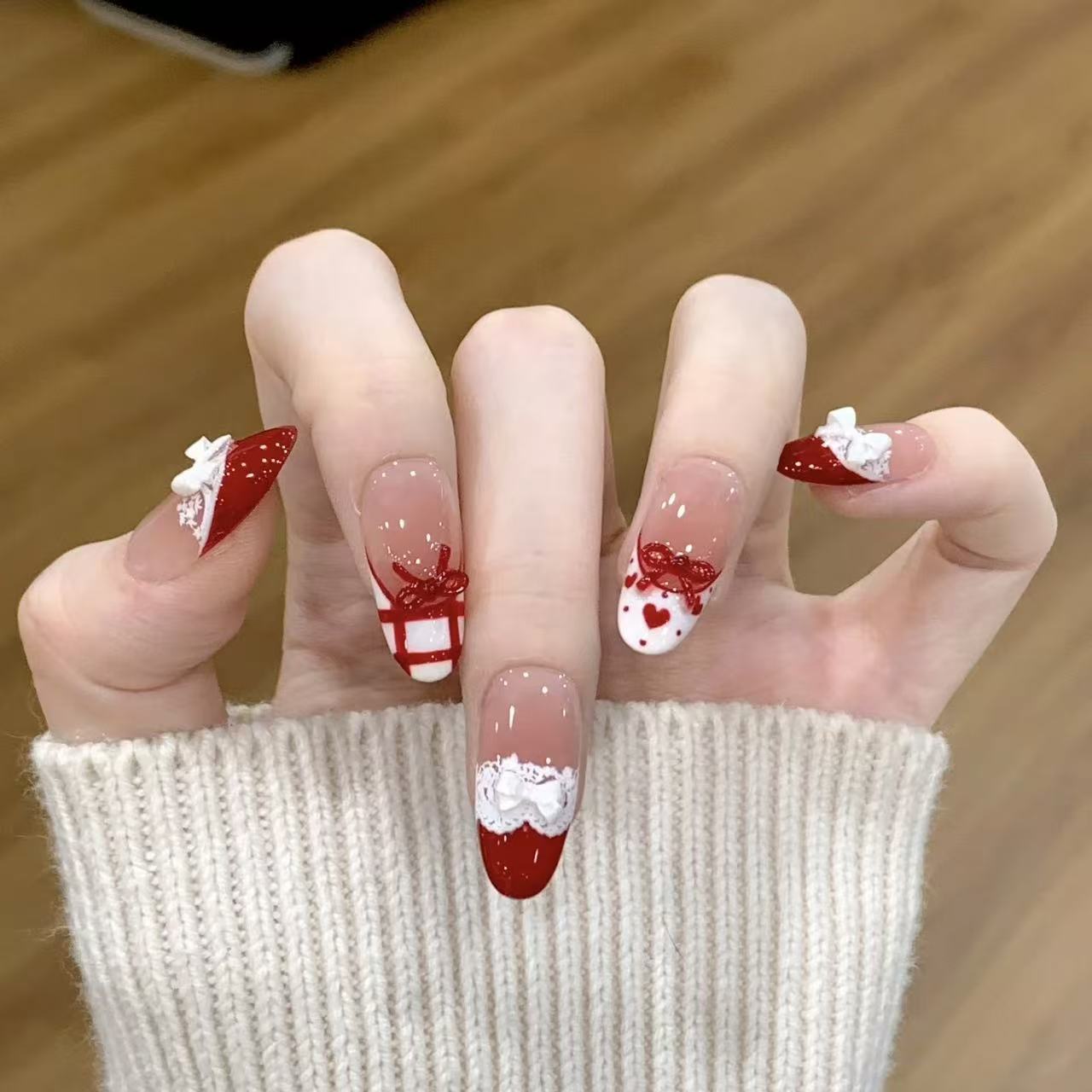 Christmas Throw Blanket - 10pcs Handmade Press on Nails Red
