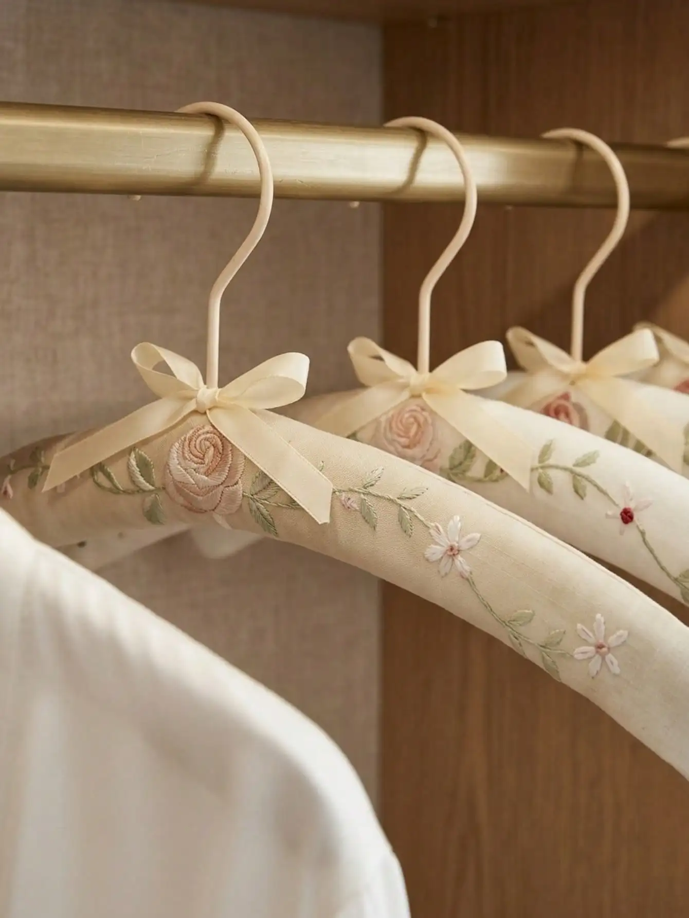 Embroidery-Covered Hanging Rac - Ribbon Bow Gift incelemesi ve fiyatı